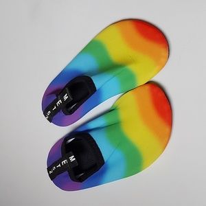 Size 8-8.5M toddler swim shoes, New